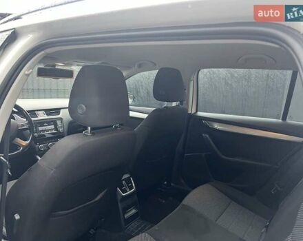 Белый Шкода Октавия, объемом двигателя 1.97 л и пробегом 310 тыс. км за 10950 $, фото 8 на Automoto.ua