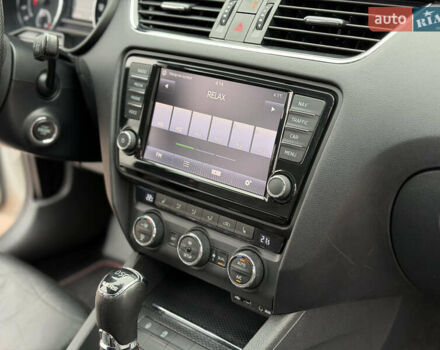 Белый Шкода Октавия, объемом двигателя 2 л и пробегом 230 тыс. км за 15300 $, фото 31 на Automoto.ua