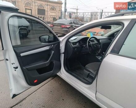 Білий Шкода Октавія, об'ємом двигуна 2 л та пробігом 328 тис. км за 8990 $, фото 12 на Automoto.ua