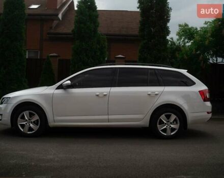 Белый Шкода Октавия, объемом двигателя 1.2 л и пробегом 253 тыс. км за 7500 $, фото 1 на Automoto.ua