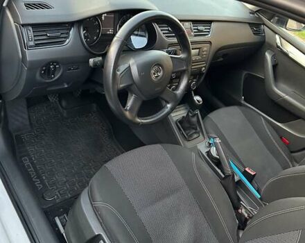 Білий Шкода Октавія, об'ємом двигуна 1.2 л та пробігом 149 тис. км за 8300 $, фото 2 на Automoto.ua