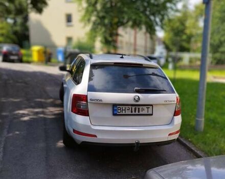 Шкода Октавія 2014 у Одесі на Automoto.ua Білий Шкода Октавія, об'ємом двигуна 2 л та пробігом 280 тис. км за 10500 $, фото 1 на Automoto.ua