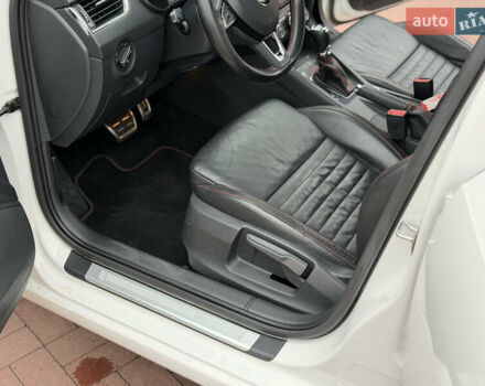 Белый Шкода Октавия, объемом двигателя 2 л и пробегом 230 тыс. км за 15300 $, фото 21 на Automoto.ua