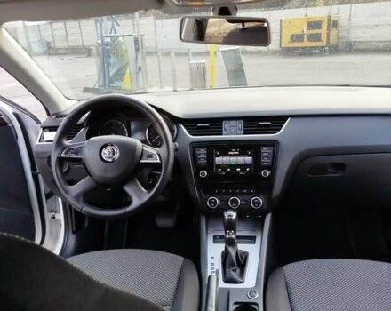 Шкода Октавия 2014 в Казатине на Automoto.ua Белый Шкода Октавия, объемом двигателя 1.97 л и пробегом 199 тыс. км за 11500 $, фото 6 на Automoto.ua