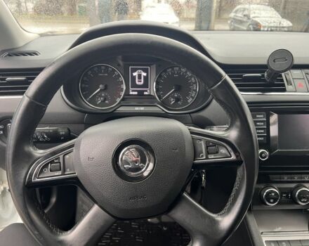 Белый Шкода Октавия, объемом двигателя 2 л и пробегом 285 тыс. км за 9500 $, фото 2 на Automoto.ua