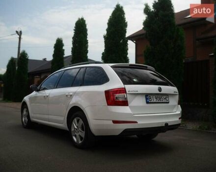 Белый Шкода Октавия, объемом двигателя 1.2 л и пробегом 253 тыс. км за 7500 $, фото 2 на Automoto.ua