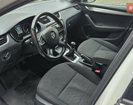 Белый Шкода Октавия, объемом двигателя 1.6 л и пробегом 303 тыс. км за 9700 $, фото 9 на Automoto.ua