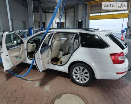 Шкода Октавія 2014 у Одесі на Automoto.ua Білий Шкода Октавія, об'ємом двигуна 2 л та пробігом 280 тис. км за 10500 $, фото 7 на Automoto.ua