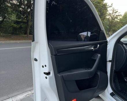 Белый Шкода Октавия, объемом двигателя 2 л и пробегом 240 тыс. км за 13000 $, фото 15 на Automoto.ua