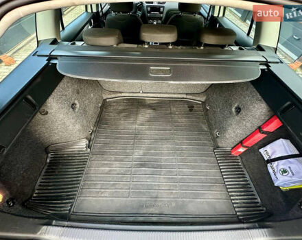 Білий Шкода Октавія, об'ємом двигуна 1.6 л та пробігом 230 тис. км за 9300 $, фото 12 на Automoto.ua