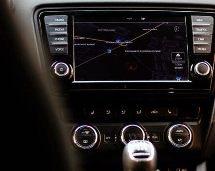 Белый Шкода Октавия, объемом двигателя 1.6 л и пробегом 295 тыс. км за 12500 $, фото 19 на Automoto.ua