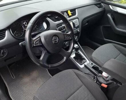 Білий Шкода Октавія, об'ємом двигуна 1.6 л та пробігом 256 тис. км за 11000 $, фото 6 на Automoto.ua