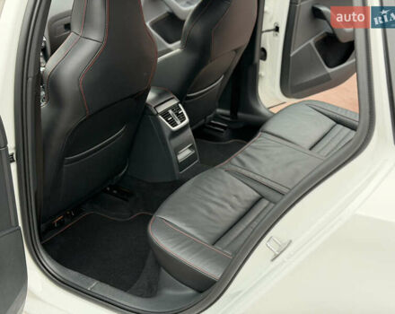 Белый Шкода Октавия, объемом двигателя 2 л и пробегом 230 тыс. км за 15300 $, фото 23 на Automoto.ua