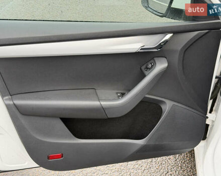 Білий Шкода Октавія, об'ємом двигуна 1.6 л та пробігом 204 тис. км за 11299 $, фото 29 на Automoto.ua