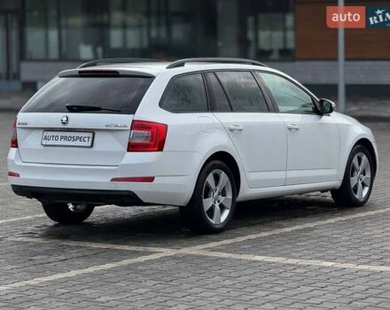 Белый Шкода Октавия, объемом двигателя 1.97 л и пробегом 259 тыс. км за 11300 $, фото 3 на Automoto.ua