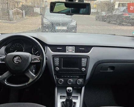 Белый Шкода Октавия, объемом двигателя 1.6 л и пробегом 303 тыс. км за 9700 $, фото 13 на Automoto.ua