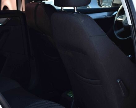 Шкода Октавия 2014 в Кривом Роге на Automoto.ua Белый Шкода Октавия, объемом двигателя 1.6 л и пробегом 304 тыс. км за 8999 $, фото 15 на Automoto.ua