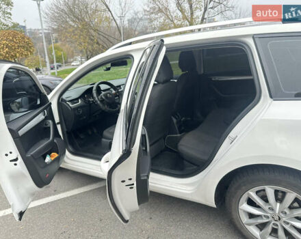 Белый Шкода Октавия, объемом двигателя 1.6 л и пробегом 232 тыс. км за 8800 $, фото 7 на Automoto.ua