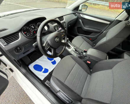 Білий Шкода Октавія, об'ємом двигуна 1.6 л та пробігом 204 тис. км за 11299 $, фото 33 на Automoto.ua