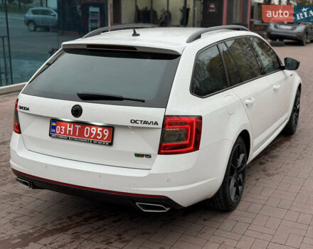 Белый Шкода Октавия, объемом двигателя 2 л и пробегом 230 тыс. км за 15200 $, фото 3 на Automoto.ua