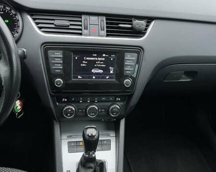 Білий Шкода Октавія, об'ємом двигуна 1.8 л та пробігом 182 тис. км за 10800 $, фото 12 на Automoto.ua