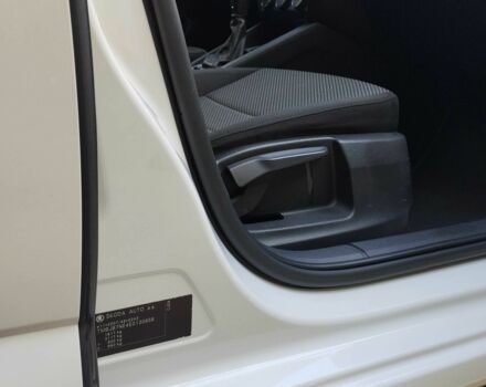 Шкода Октавія 2014 у Тернополі на Automoto.ua Білий Шкода Октавія, об'ємом двигуна 1.2 л та пробігом 218 тис. км за 8200 $, фото 13 на Automoto.ua