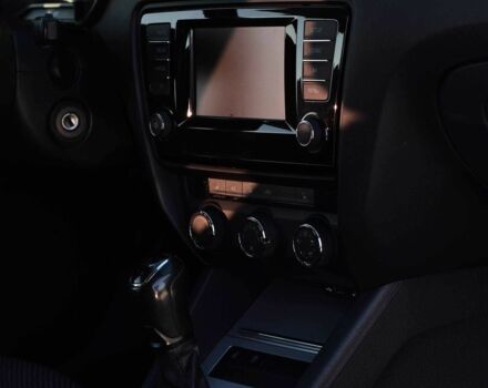 Шкода Октавия 2014 в Кривом Роге на Automoto.ua Белый Шкода Октавия, объемом двигателя 1.6 л и пробегом 304 тыс. км за 8999 $, фото 13 на Automoto.ua