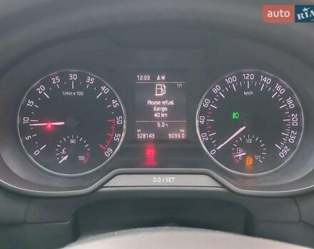 Білий Шкода Октавія, об'ємом двигуна 2 л та пробігом 328 тис. км за 8990 $, фото 17 на Automoto.ua