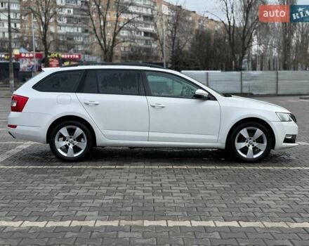 Белый Шкода Октавия, объемом двигателя 1.97 л и пробегом 259 тыс. км за 11300 $, фото 6 на Automoto.ua