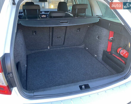 Белый Шкода Октавия, объемом двигателя 1.6 л и пробегом 236 тыс. км за 9799 $, фото 49 на Automoto.ua