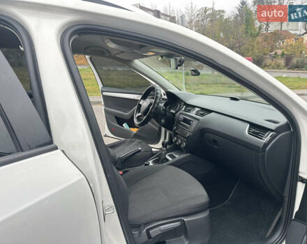 Белый Шкода Октавия, объемом двигателя 1.6 л и пробегом 232 тыс. км за 8800 $, фото 9 на Automoto.ua