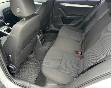 Белый Шкода Октавия, объемом двигателя 1.6 л и пробегом 394 тыс. км за 8500 $, фото 6 на Automoto.ua