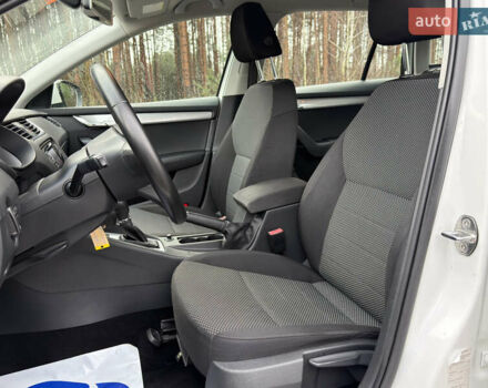 Білий Шкода Октавія, об'ємом двигуна 1.6 л та пробігом 204 тис. км за 11299 $, фото 32 на Automoto.ua