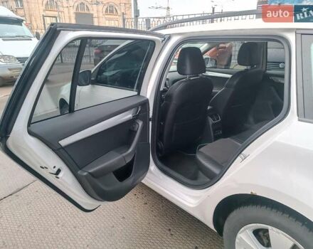 Білий Шкода Октавія, об'ємом двигуна 2 л та пробігом 328 тис. км за 8990 $, фото 23 на Automoto.ua