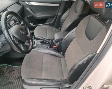 Білий Шкода Октавія, об'ємом двигуна 2 л та пробігом 328 тис. км за 8990 $, фото 13 на Automoto.ua