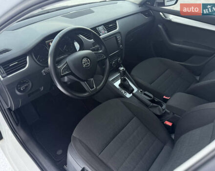 Белый Шкода Октавия, объемом двигателя 1.8 л и пробегом 182 тыс. км за 13000 $, фото 13 на Automoto.ua