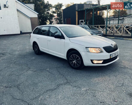 Белый Шкода Октавия, объемом двигателя 1.2 л и пробегом 23 тыс. км за 8900 $, фото 4 на Automoto.ua