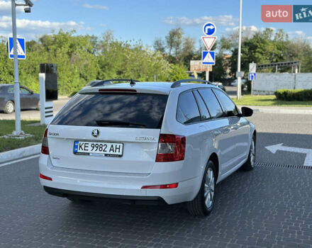 Белый Шкода Октавия, объемом двигателя 1.6 л и пробегом 295 тыс. км за 9999 $, фото 4 на Automoto.ua