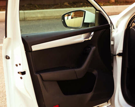 Белый Шкода Октавия, объемом двигателя 1.6 л и пробегом 295 тыс. км за 12500 $, фото 21 на Automoto.ua