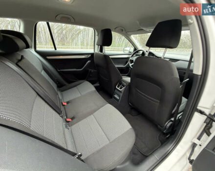 Білий Шкода Октавія, об'ємом двигуна 1.6 л та пробігом 204 тис. км за 11299 $, фото 40 на Automoto.ua