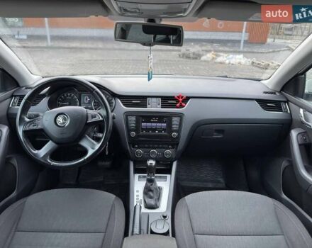 Белый Шкода Октавия, объемом двигателя 1.97 л и пробегом 259 тыс. км за 11300 $, фото 7 на Automoto.ua