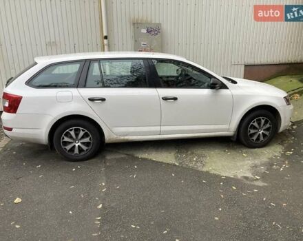 Белый Шкода Октавия, объемом двигателя 1.2 л и пробегом 114 тыс. км за 10500 $, фото 3 на Automoto.ua