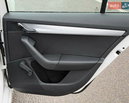 Білий Шкода Октавія, об'ємом двигуна 1.6 л та пробігом 204 тис. км за 11299 $, фото 38 на Automoto.ua