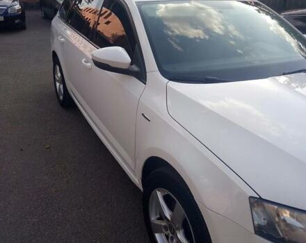 Шкода Октавия 2014 в Кропивницком (Кировограде) на Automoto.ua Белый Шкода Октавия, объемом двигателя 1.6 л и пробегом 290 тыс. км за 9100 $, фото 2 на Automoto.ua