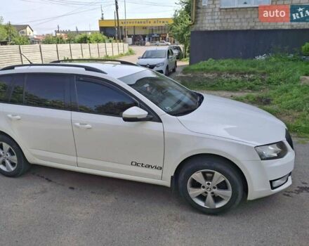 Белый Шкода Октавия, объемом двигателя 1.6 л и пробегом 300 тыс. км за 9300 $, фото 2 на Automoto.ua