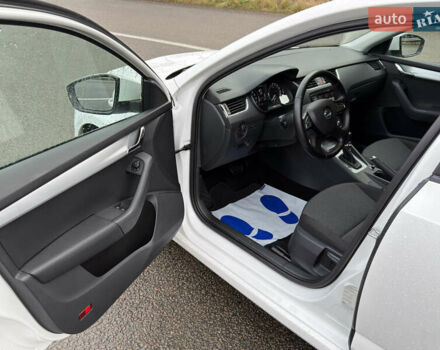 Білий Шкода Октавія, об'ємом двигуна 1.6 л та пробігом 204 тис. км за 11299 $, фото 30 на Automoto.ua