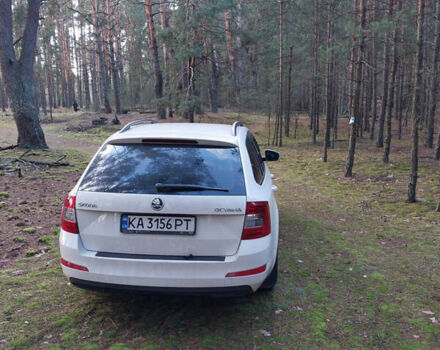 Белый Шкода Октавия, объемом двигателя 1.6 л и пробегом 340 тыс. км за 9500 $, фото 3 на Automoto.ua