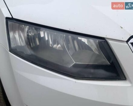 Білий Шкода Октавія, об'ємом двигуна 2 л та пробігом 328 тис. км за 8990 $, фото 3 на Automoto.ua