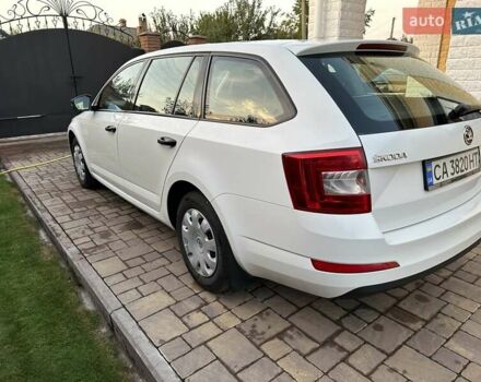 Білий Шкода Октавія, об'ємом двигуна 1.2 л та пробігом 149 тис. км за 8300 $, фото 9 на Automoto.ua