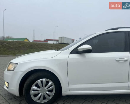 Білий Шкода Октавія, об'ємом двигуна 1.6 л та пробігом 284 тис. км за 8600 $, фото 8 на Automoto.ua
